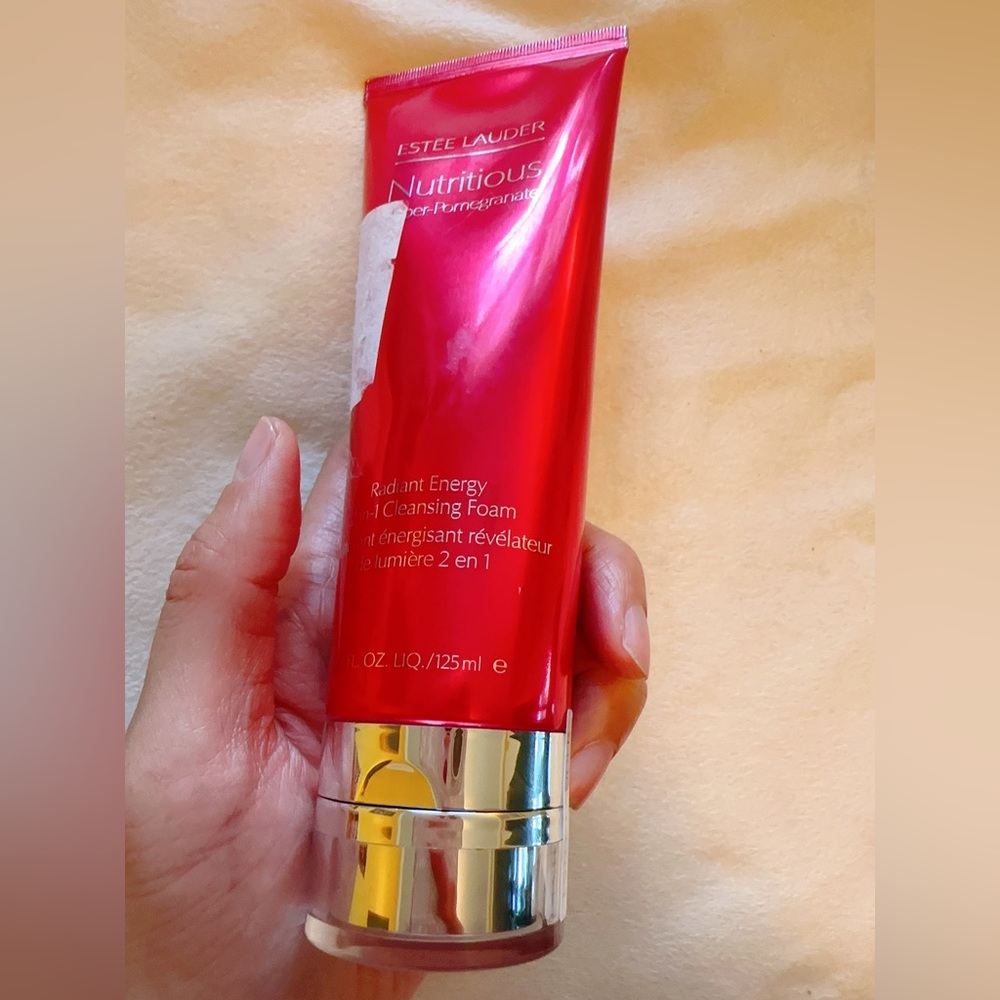 Estée Lauder Nutritious Super-pomegranate 2-in-1 Cleansing Foam 125ml/4.2 Oz - Picture 3 of 6